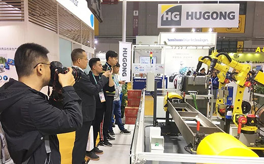 第二届进博会浙江日报拍摄hg8868皇冠国际意大利CEA展位