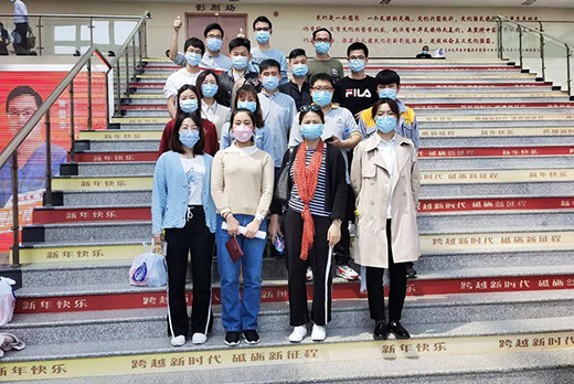 上海hg8868皇冠国际组织开展无偿献血活动